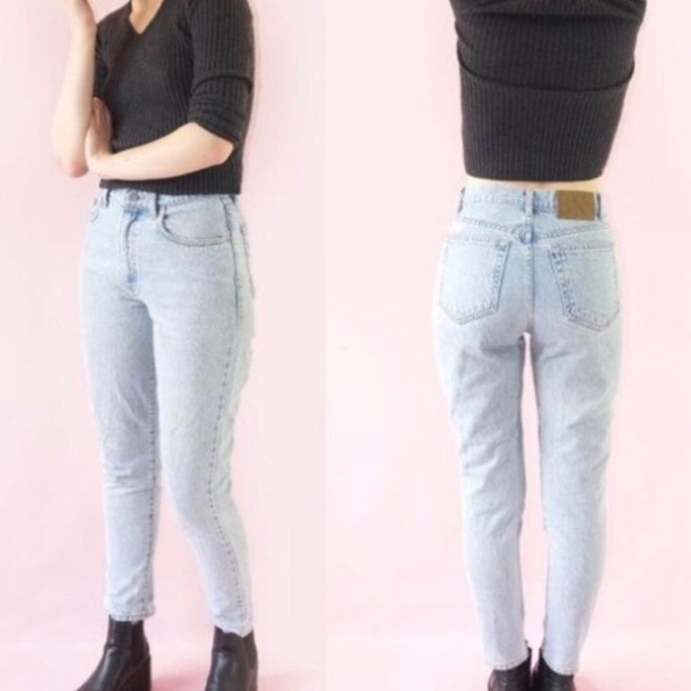 LIGHT WASHED CALVIN KLEIN JEANS!!!